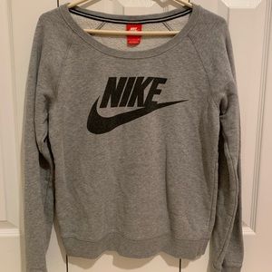 Nike crew neck. Size small. Barely worn.